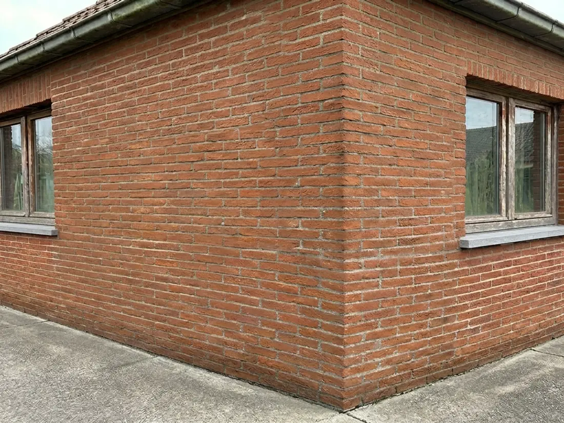 Uw gevel reinigen in de zomer — na