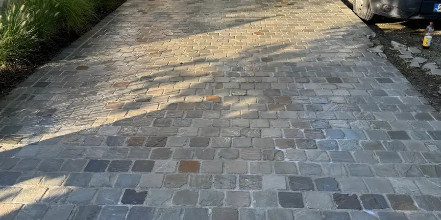 Dezelfde oprit na de reiniging